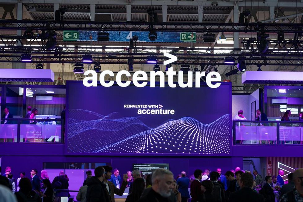 Archivo - El logo de Accenture en el Mobile World Congress 2025 (MWC) en Barcelona. 