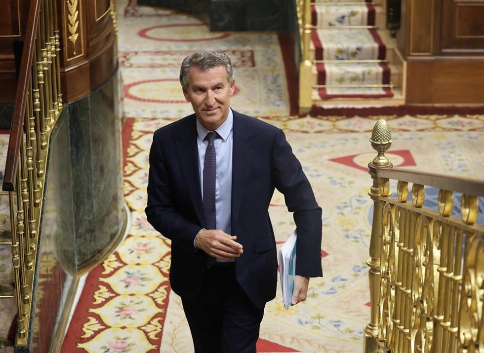 El presidente del PP, Alberto Núñez Feijóo, durante una sesión de control al Gobierno, en el Congreso de los Diputados, a 10 de junio de 2026, en Madrid (España). 