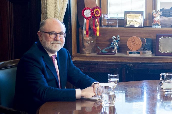 Archivo - El presidente del Grupo Tragsa, Jesús Casas, durante una reunión con el ministro de Agricultura, Pesca y Alimentación, en la Sede del ministerio, a 26 de diciembre de 2023, en Madrid (España).