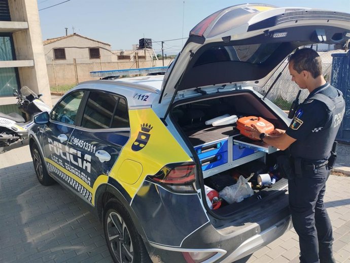 La Policia Local de Borriana salva la vida a un veí en parada cardiorrespiratòria