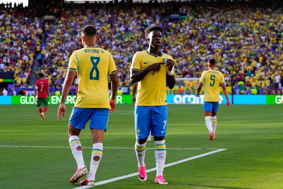 Vinícius Júnior celebra un gol con Brasil ante Marruecos en el Mundial de 2026.