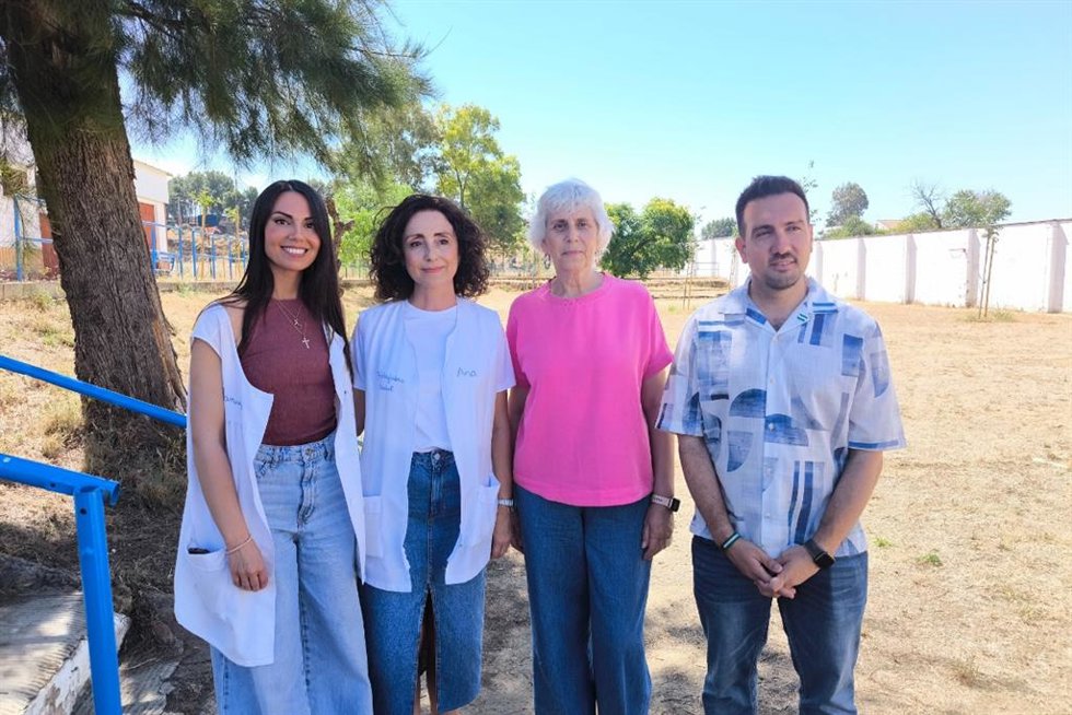 Visita de personal municipal de Alcalá (Sevilla) al Centro de Educación Especial Molinos