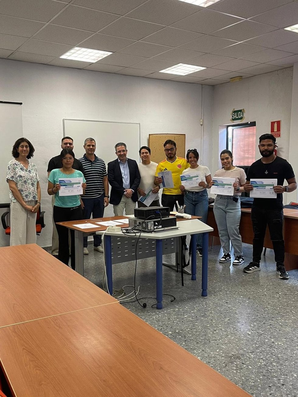 Un total de 60 personas de colectivos vulnerables se han formado en energías renovables gracias a Fundación Endesa, Fundación Magtel y el Ayuntamiento de Granada