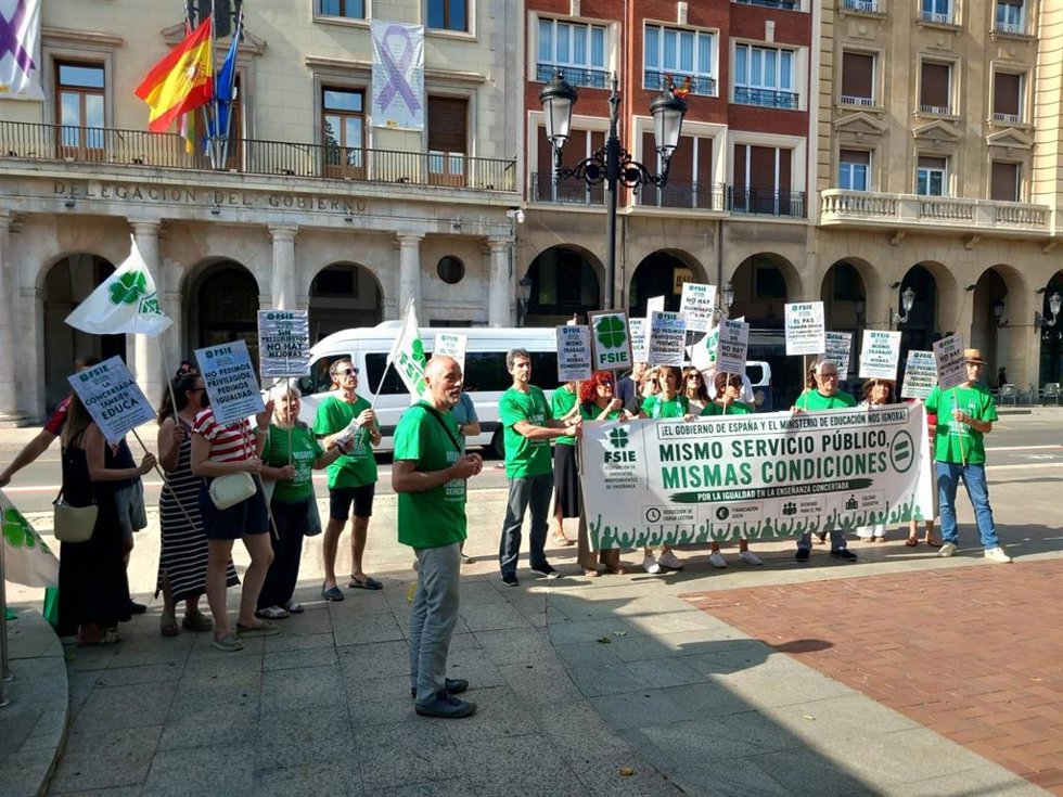 Docentes de la concertada piden las mismas condiciones de trabajo que los de la pública; "Somos parte del mismo sistema"