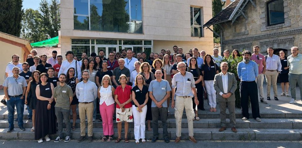 Foto de la familia de la I Jornada de Innovación Tecnológica sobre Bioestimulantes EEZ-CSIC, organizada por la Estación Experimental del Zaidín-CSIC en el marco del programa MAX-CSIC.