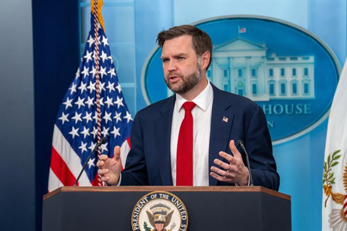 16 de junho de 2026, Washington, D.C., Estados Unidos: O vice-presidente JD VANCE dá uma entrevista coletiva à imprensa na sala de coletivas da Casa Branca sobre o Memorando de Entendimento (MOU) entre os EUA e o Irã, recentemente acordado, em 18 de junho