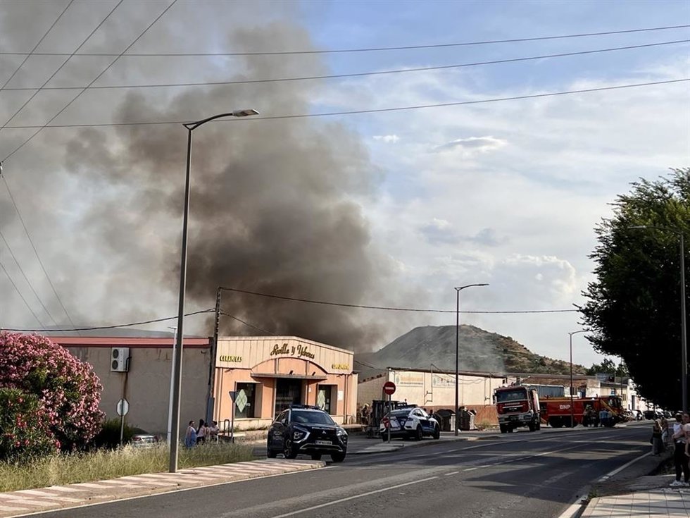 Incendio en una empresa de recuperación de metales en Puertollano.