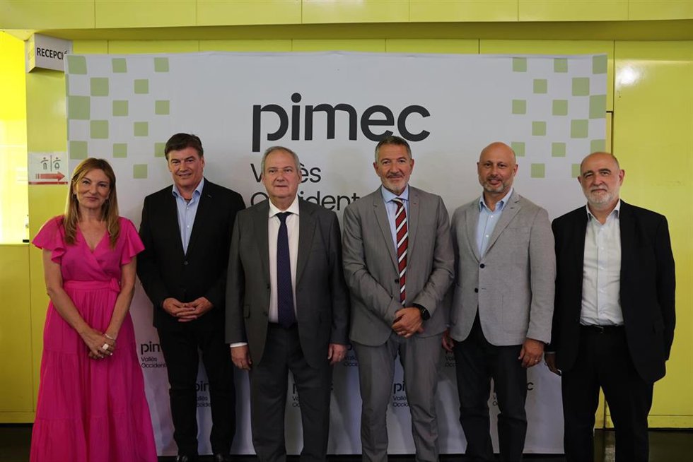 El presidente de Pimec, Antoni Cañete, el ministro de Industria y Turismo, Jordi Hereu, y al conseller de Empresa y Trabajo de la Generalitat, Miquel Sàmper