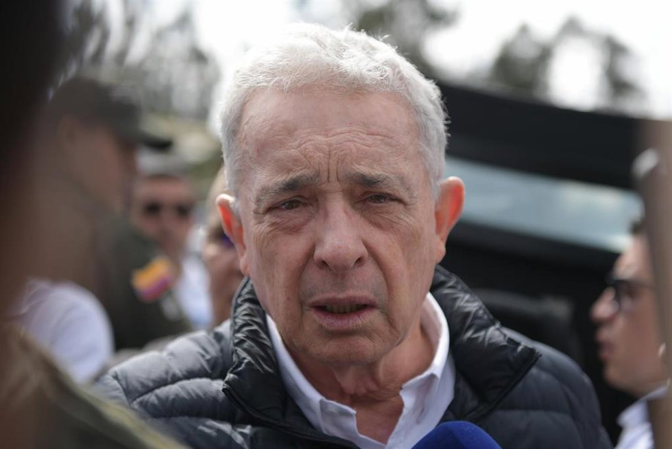 Archivo - El expresidente de Colombia Álvaro Uribe en una imagen de archivo