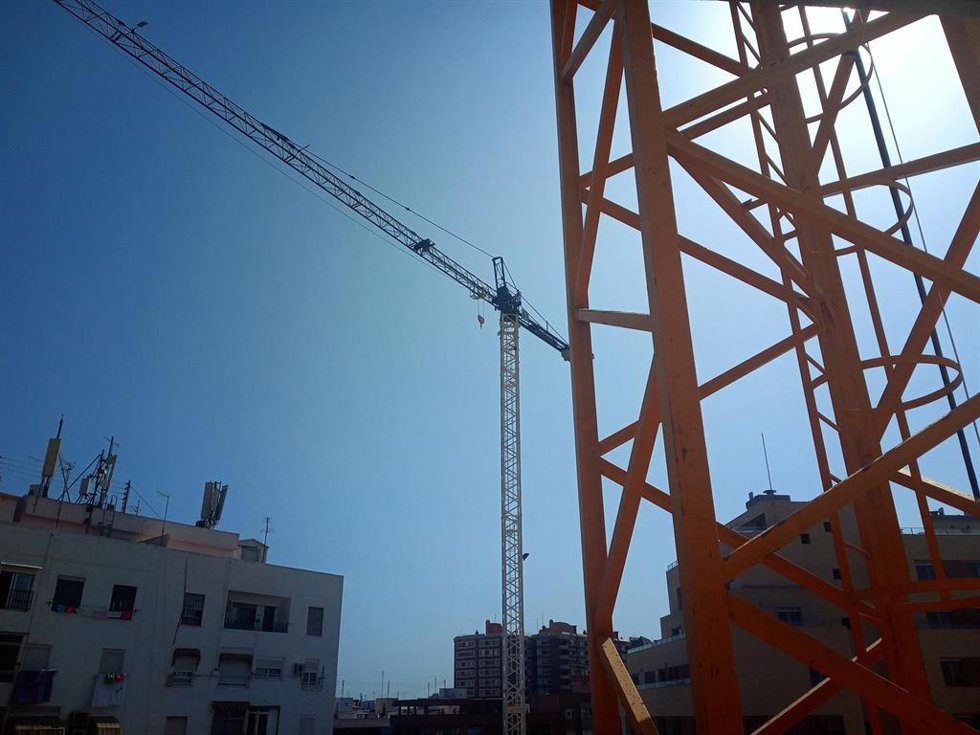 Archivo - Construcción de vivienda en València