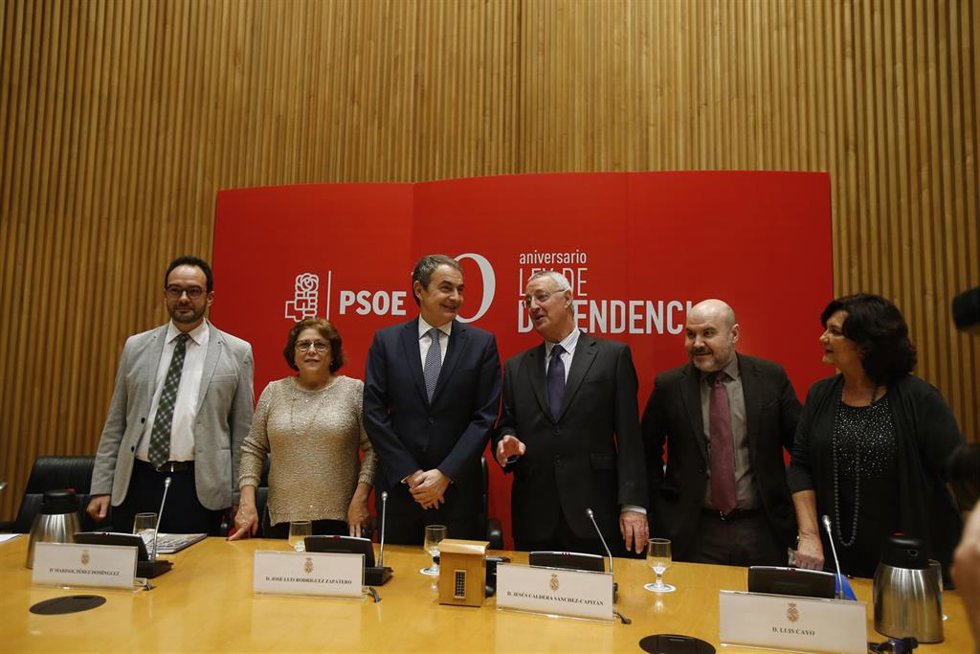Archivo - José Luis Rodríguez Zapatero y Jesús Caldera en el décimo aniversario de la ley de dependencia