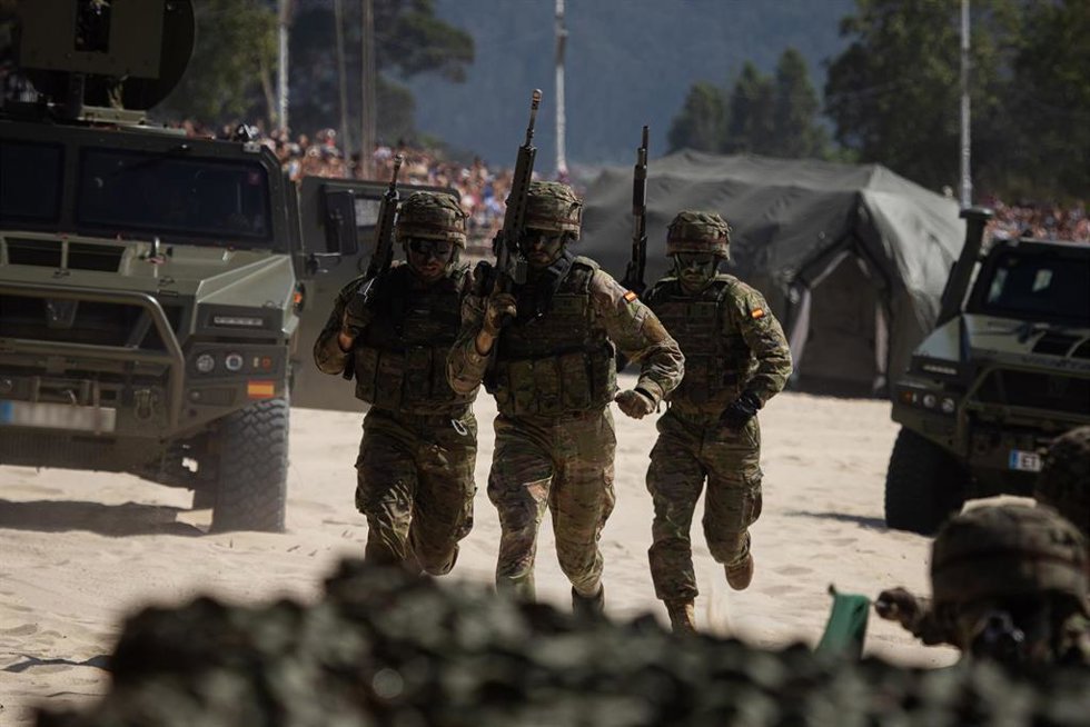 Exhibición dinámica con motivo del Día de las Fuerzas Armadas, a 29 de mayo de 2026, en Vigo, Pontevedra, Galicia (España).