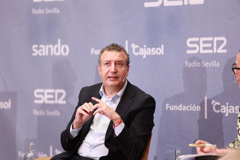 El presidente de la Diputación de Sevilla, Javier Fernández, participa en los 'Encuentros SER' organizados por Radio Sevilla. A 19 de junio de 2026 en Sevilla (Andalucía, España).