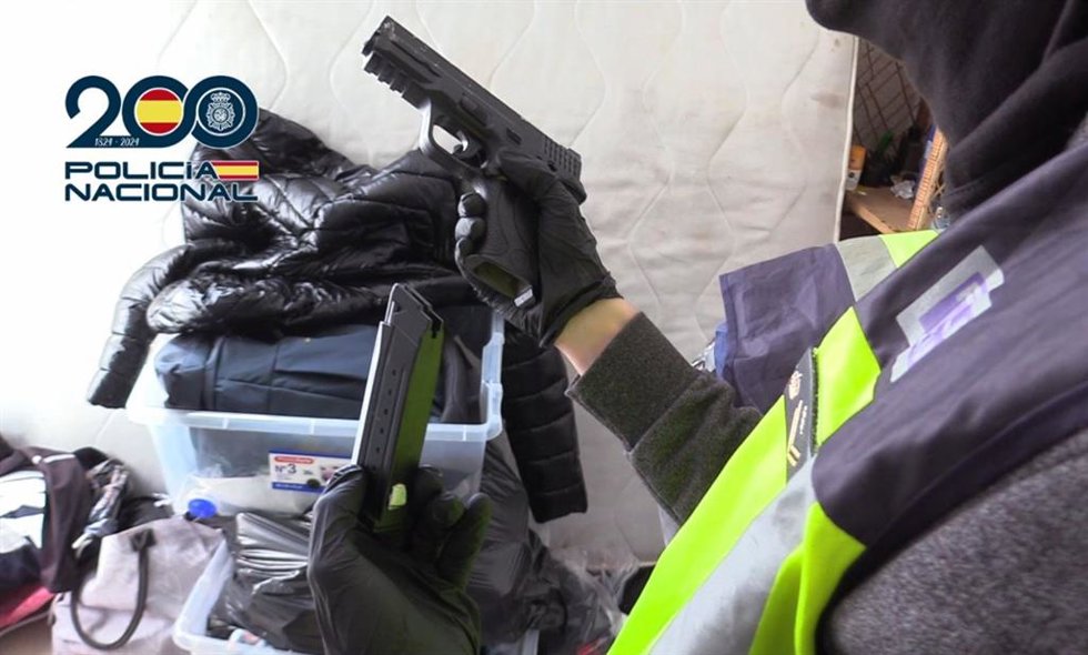 La Policía Nacional detiene a 20 personas en dos operaciones contra el tráfico de drogas en el barrio de las Casitas Rosas
