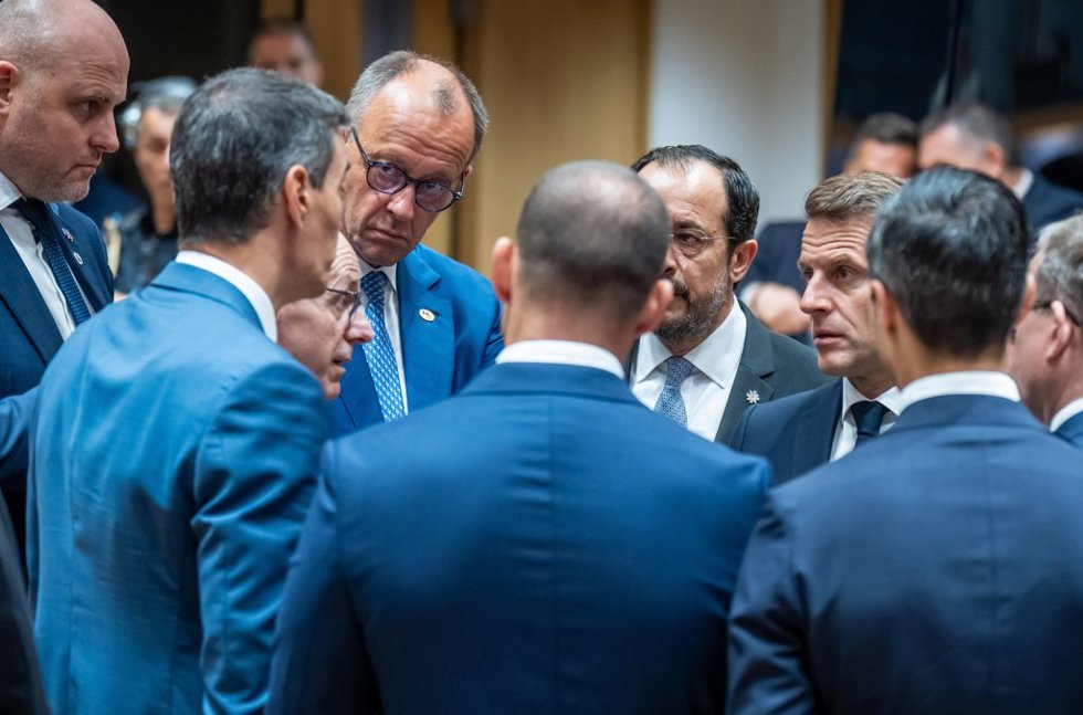 19 June 2026, Belgium, Brussels: Andris Kulbergs, Prime Minister of Latvia; Pedro Sánchez, Prime Minister of Spain; Luc Frieden, Prime Minister of Luxembourg; German Chancellor Friedrich Merz; Robert Abela, Prime Minister of Malta; Nikos 