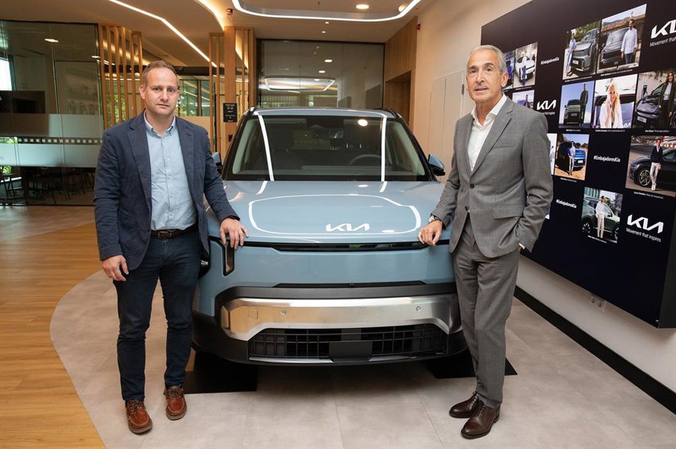 Kia y AUVE firman una alianza para impulsar la movilidad eléctrica en España