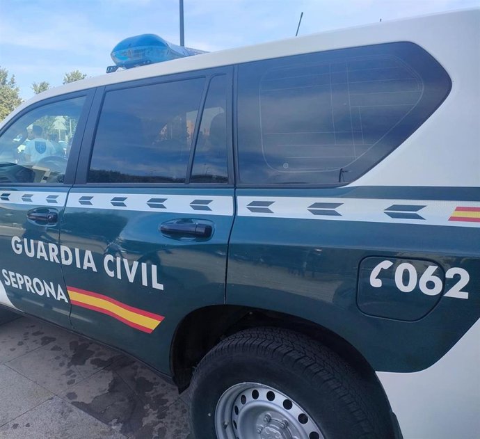 Archivo - Imagen de un vehículo del Seprona de la Guardia Civil.