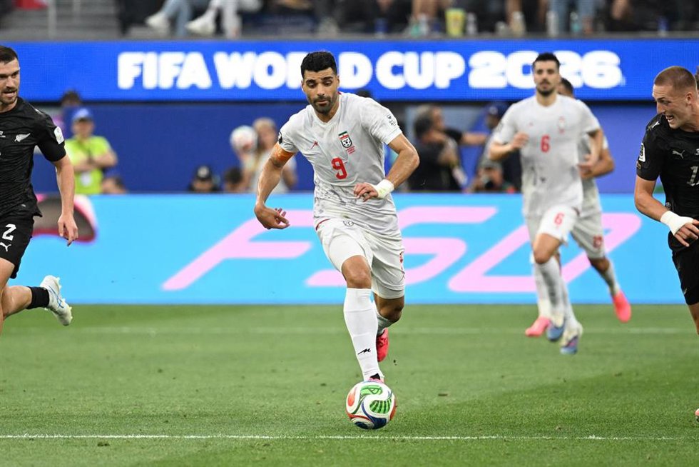 Mehdi Taremi durante el Irán-Nueva Zelanda del Mundial