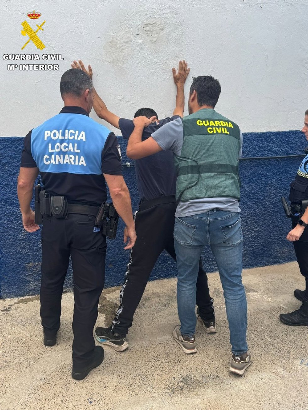 Uno de los detenidos en Gáldar (Gran Canaria) por robos con fuerza en viviendas y comercios
