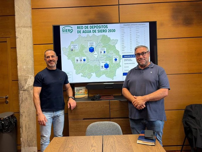 El alcalde de Siero, Ángel García,presenta el nuevo plan de almacenamiento de agua de Siero.