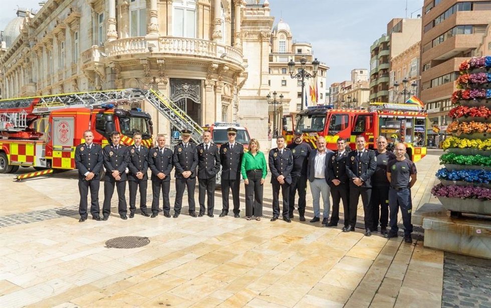Presentación de nuevos vehículos de bomberos