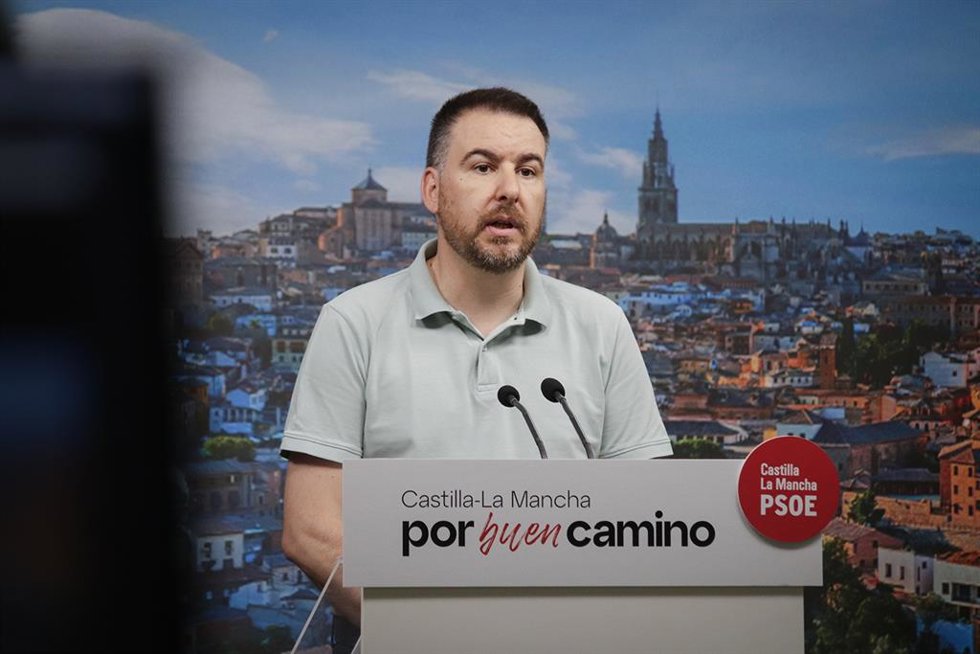 El portavoz de Empleo y Agricultura del grupo socialista en las Cortes de Castilla-La Mancha, Antonio Sánchez Requena.
