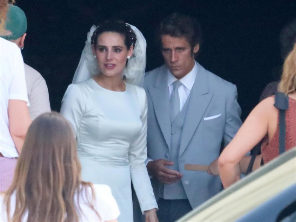 Carmen Raigón y Martiño Rivas, metidos en la piel de Rocío Jurado y Pedro Carrasco en su boda durante el rodaje de la serie sobre la vida de la cantante
