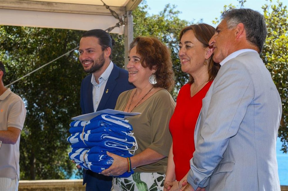 Imagen del acto de entrega de las banderas azules este viernes en Lloret de Mar (Girona).