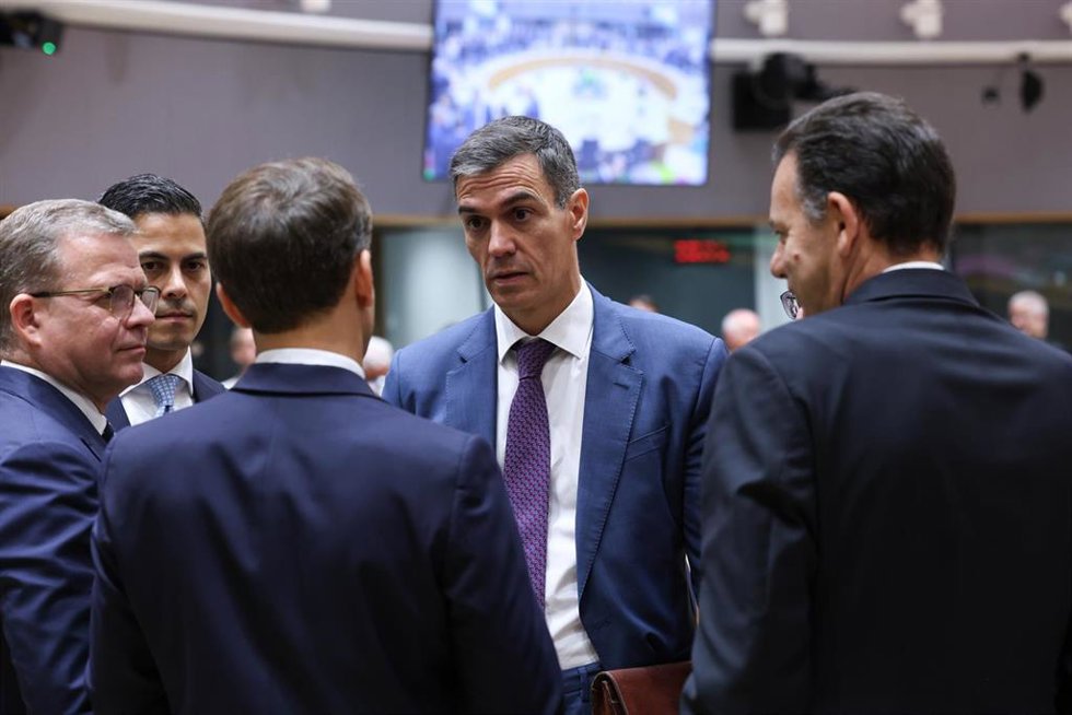 El presidente del Gobierno, Pedro Sánchez, junto a otros líderes europeos durante el Consejo Europeo que se celebra este viernes en Bruselas