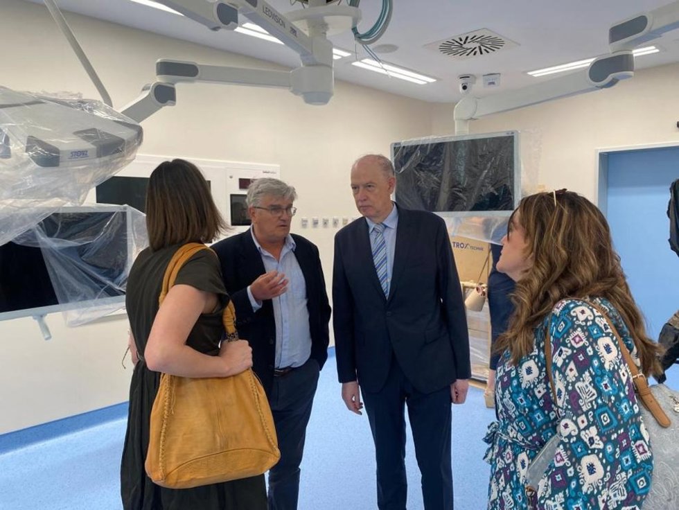 El consejero de Sanidad, Ángel Sanz, en la visita a las instalaciones del nuevo Hospital Universitario Obispo Polanco de Teruel