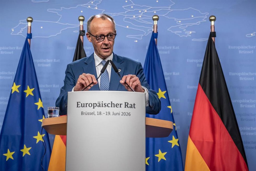 El canciller alemán, Friedrich Merz, comparece ante los medios de comunicación tras las deliberaciones del Consejo Europeo en Bruselas