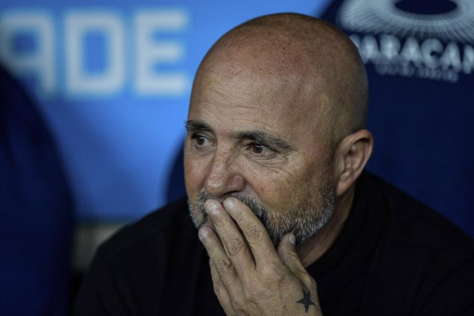 Futbol, Flamengo vs Nublense.  Copa Libertadores 2023.  El entrenador de Flamengo Jorge Sampaoli es fotografiado durante el partido por el grupo A de la Copa Libertadores realizado en el estadio Maracana, Rio de Janeiro Brasil.  19/04/2023  AGIF