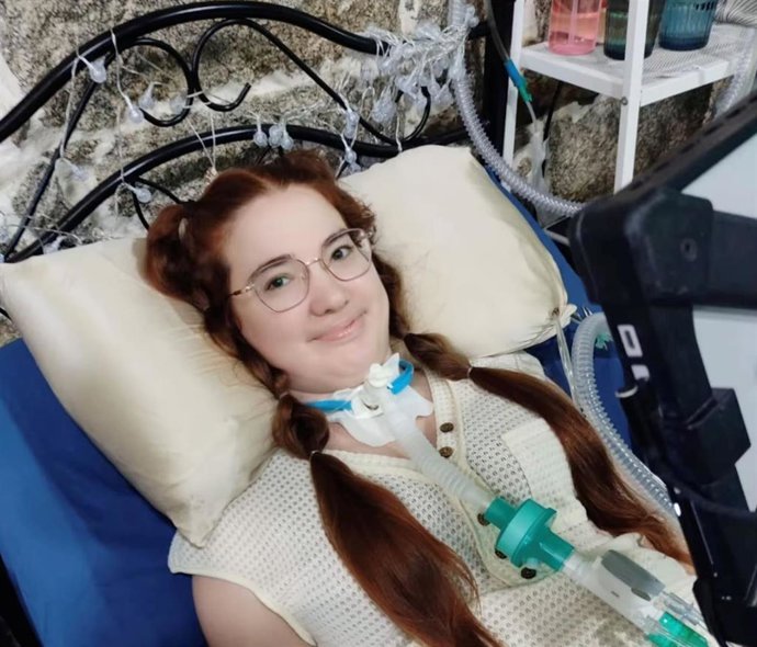 Una paciente de ELA pone en marcha una campaña para recaudar 15.000 euros para "cubrir necesidades urgentes"