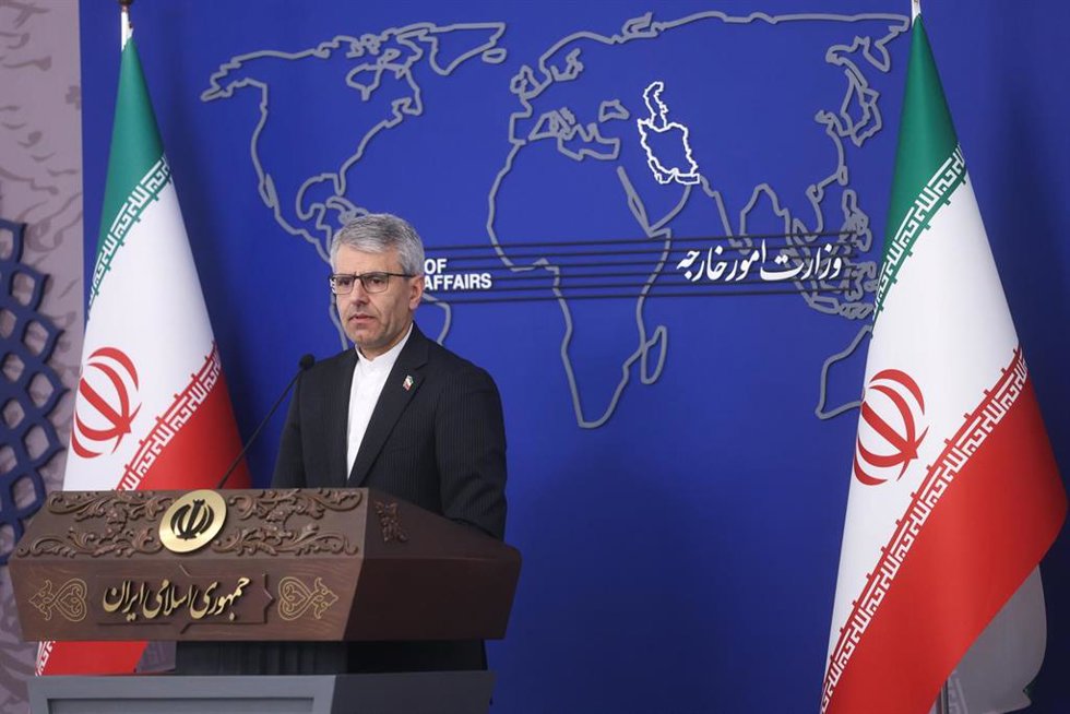 Archivo - El portavoz del Ministerio de Exteriores de Irán, Esmaeil Baqaei, durante una rueda de prensa el 15 de abril de 2026 (archivo)