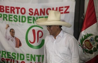 Archivo - El candidato izquierdista peruano, Roberto Sánchez