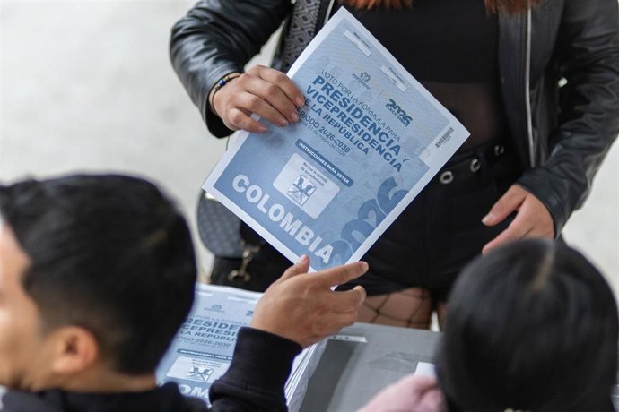 Mesa electoral en el municipio colombiano de Isnos, en la primera vuelta de las elecciones presidenciales.