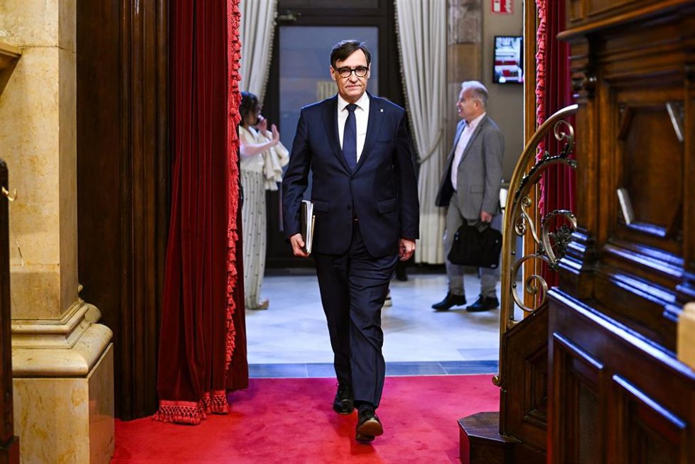 El presidente de la Generalitat de Catalunya, Salvador Illa, interviene durante una sesión de control al Govern, en el Parlament de Catalunya, a 17 de junio de 2026, en Barcelona, Catalunya (España).