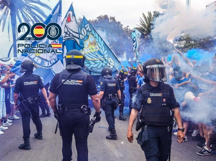 Imagen de archivo de un dispositivo de la Policía Nacional por un partido de Málaga CF.