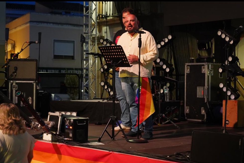 El presidente de la Asamblea de Extremadura, Manuel Naharro, da el pregón del Montijo Orgulloso 2026, a 19 de junio de 2026 en Montijo (Badajoz).