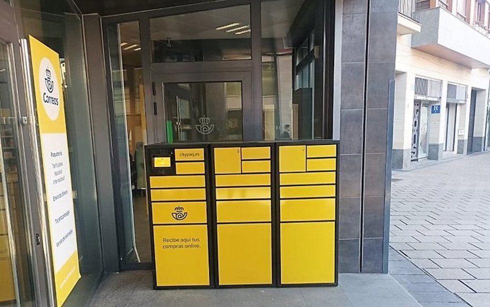 Archivo - Oficina principal de Correos de Logroño