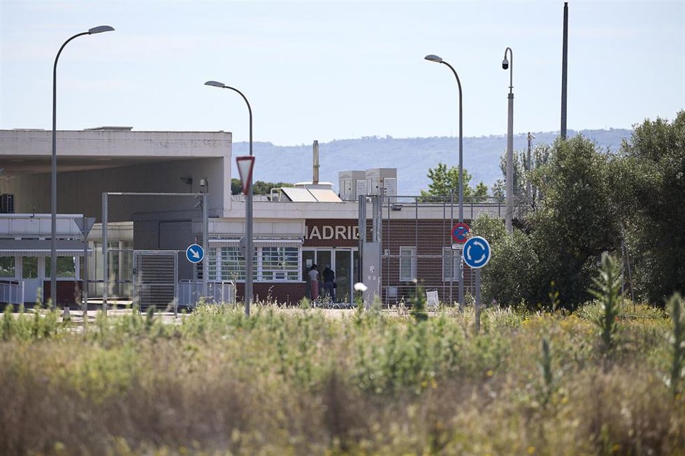 Acceso al centro penitenciario Alcalá Meco, en Madrid