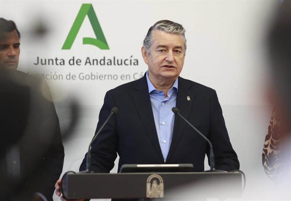 Archivo - El consejero de Sanidad, Presidencia y Emergencias en funciones de la Junta de Andalucía, Antonio Sanz.