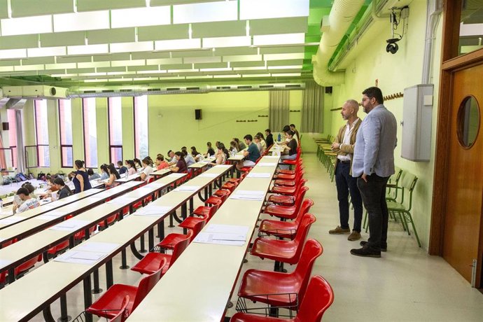 Imagen del inicio de las pruebas de oposiciones de Educación