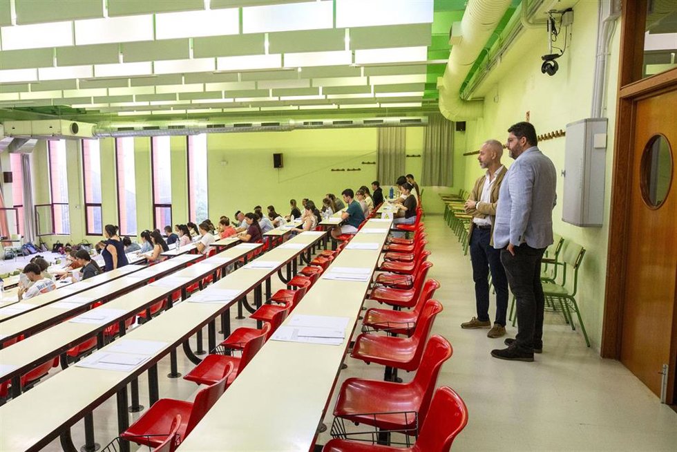 Imagen del inicio de las pruebas de oposiciones de Educación