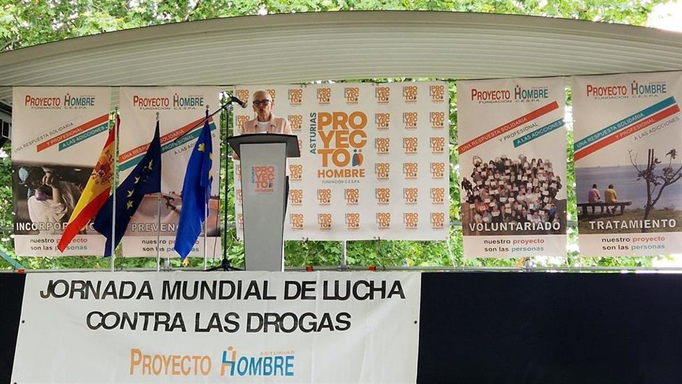 La consejera de Salud, Concepción Saavedra, en la Fiesta de Proyecto Hombre.