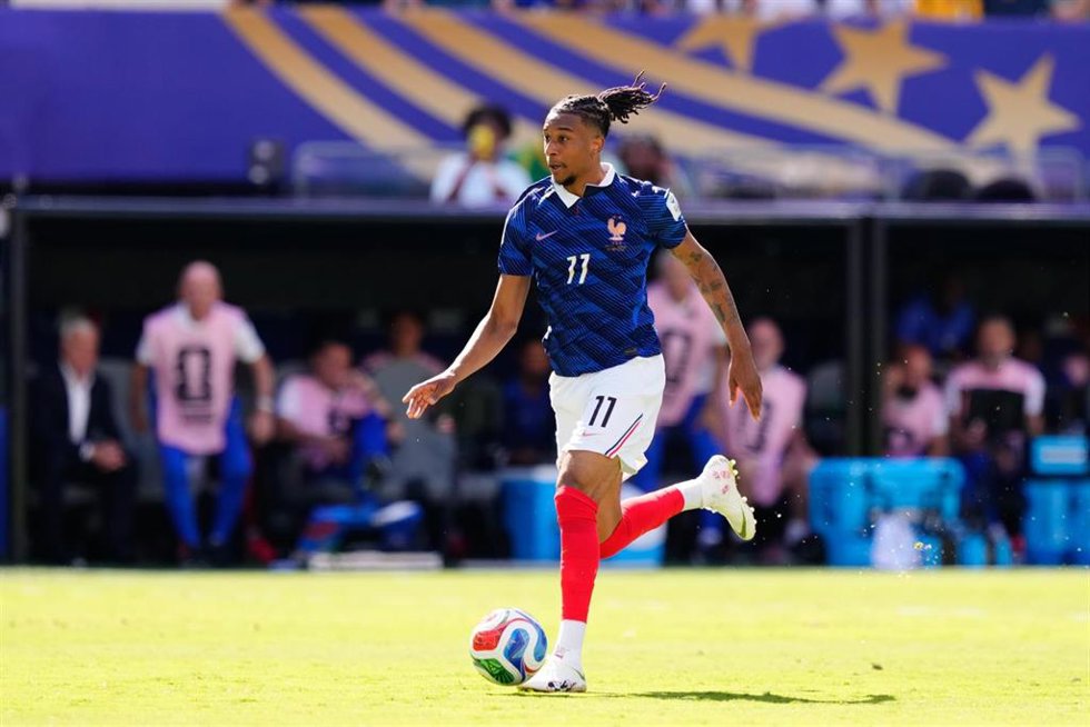 Michael Olise con Francia