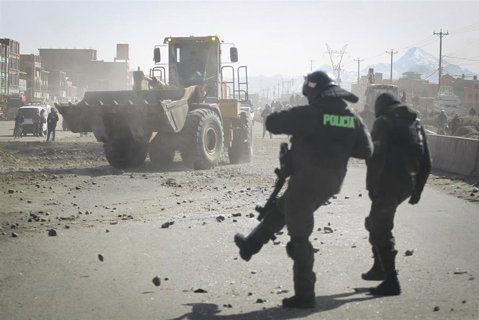 Desbloqueo de carreteras en Bolivia
