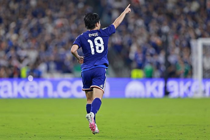 20 de junho de 2026, Monterrey, México: Ayase Ueda, do Japão, comemora após marcar o segundo gol de sua equipe durante a partida entre Tunísia e Japão pela 2ª rodada do Grupo F da Copa do Mundo da FIFA de 2026, no Estádio de Monterrey, em 20 de junho de 2