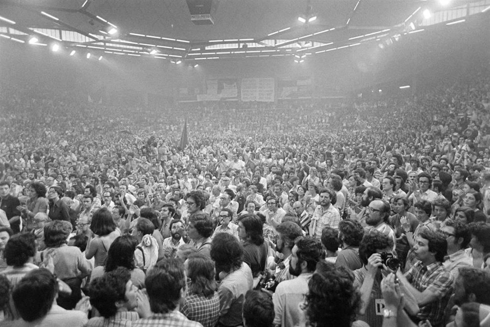 Público del Míting de la Llibertat, en el Palau Blaugrana de Barcelona, el 22 de junio de 1976