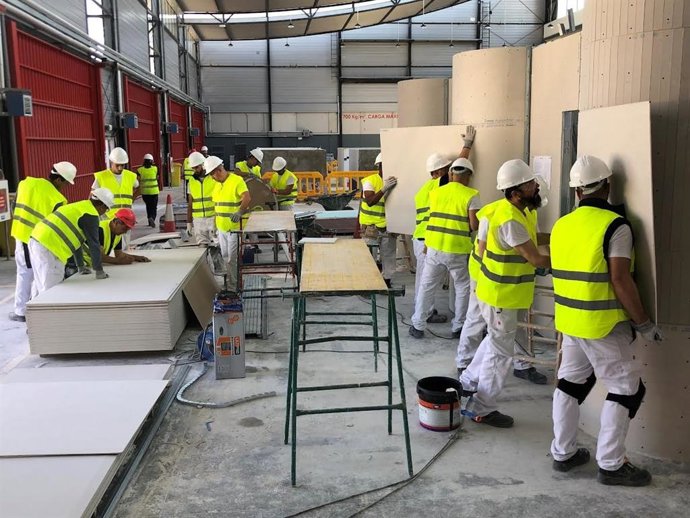 La Fundación Laboral de la Construcción de La Rioja formó el año pasado a más de 2.300 profesionales